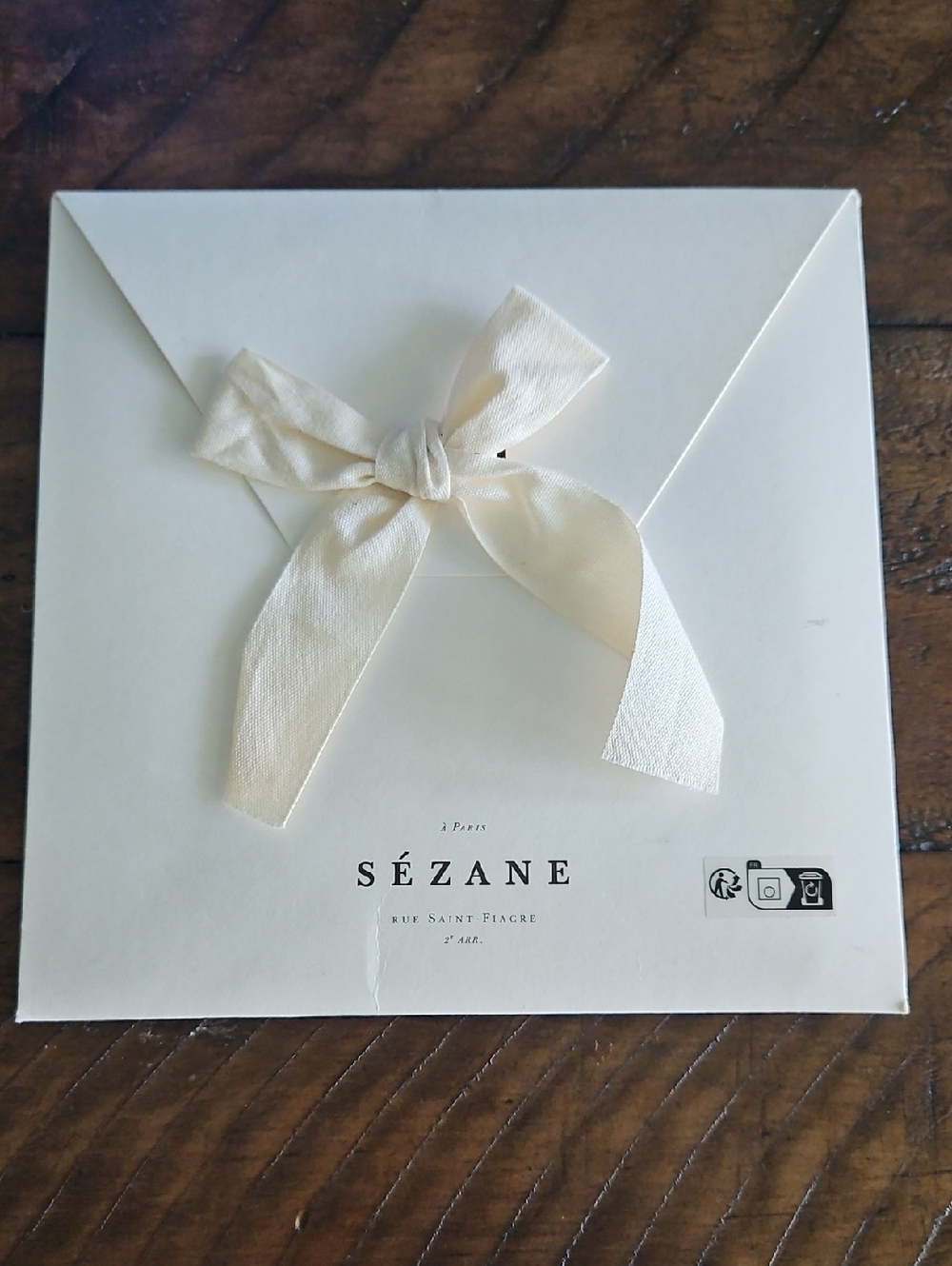 Sezane NWT Le Foulard Pour La Vie - Rust Red & Cream Floral Scarf - Picture 2 of 2